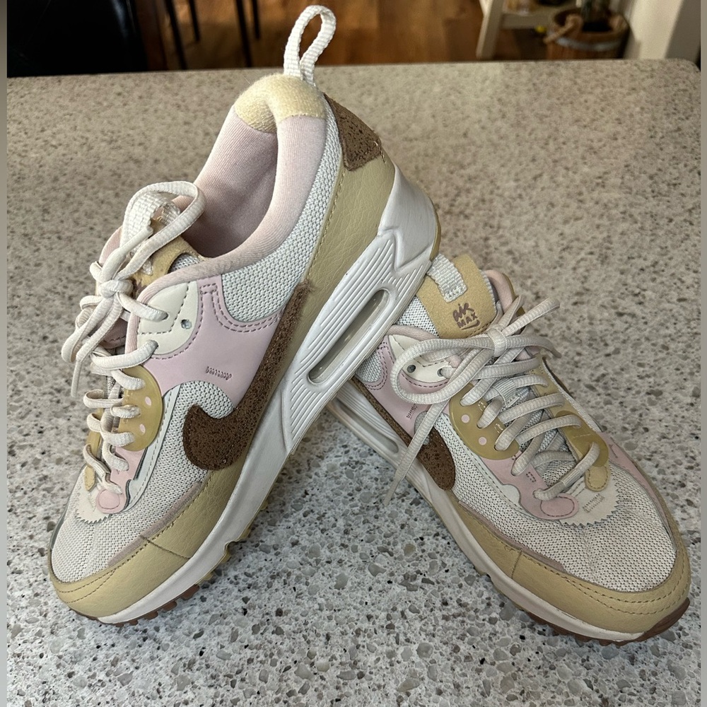 Nike Air Max 90 Futura "Neapolitan" - Women's Sneakers - Size 8